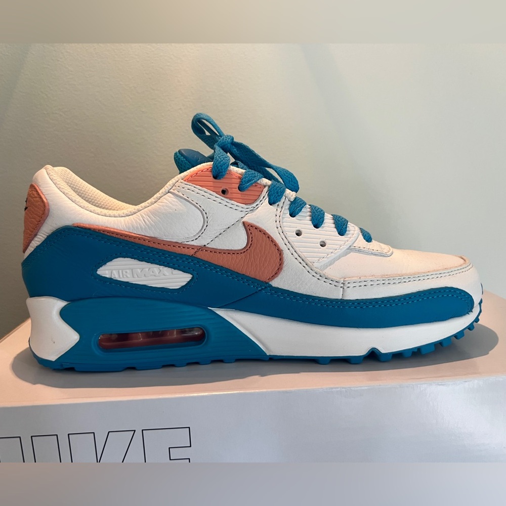 New Nike Women’s Air Max 90 Sneakers